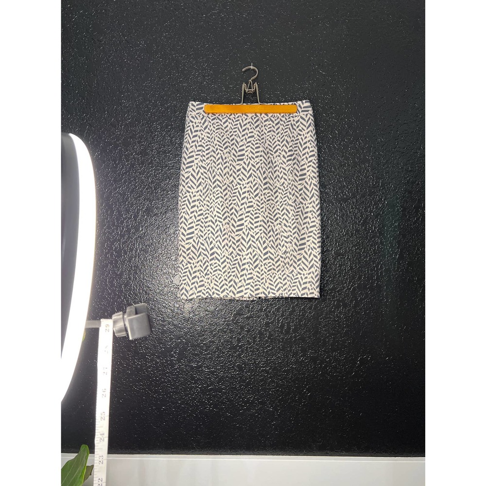Ann Taylor Loft Women's Size 0 Pencil Skirt Lined Stretch Gray Geometric EUC
